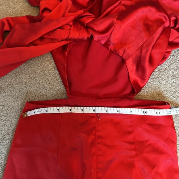 Elliatt x REVOLVE Ackins Cut Out Satin Maxi Dress Red Size XS - Picture 8 of 10